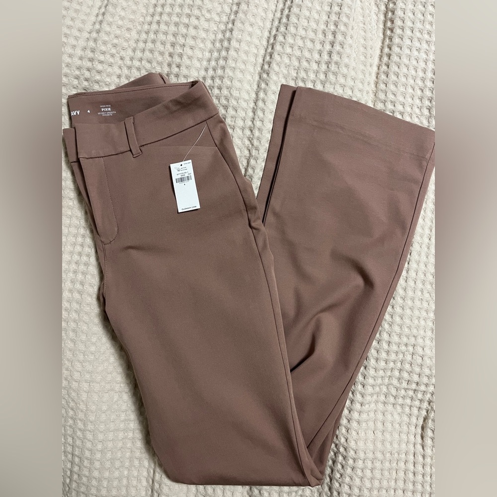 NWT Old Navy High-Rise Boot Cut/Flare Pixie Pants Size 4 Regular